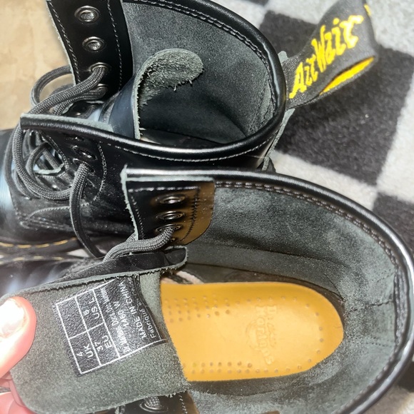 Dr. Martens- like new! - Picture 3 of 4